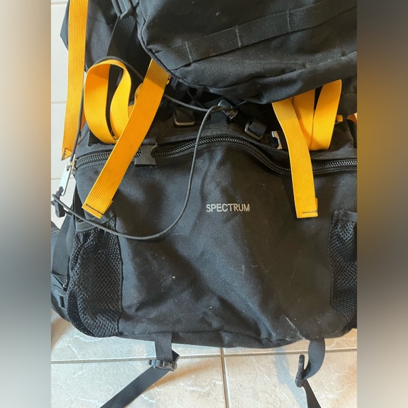 The North Face Spectrum internal frame hiking backpack - Picture 2 of 7